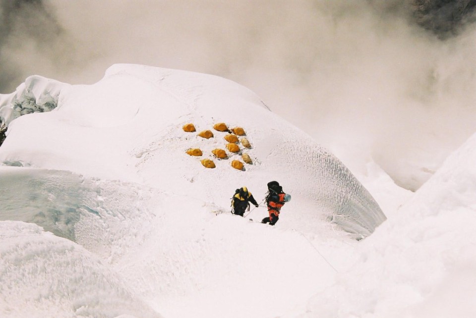 Leaving Camp 3 for the summit (photo Ken Tranter)