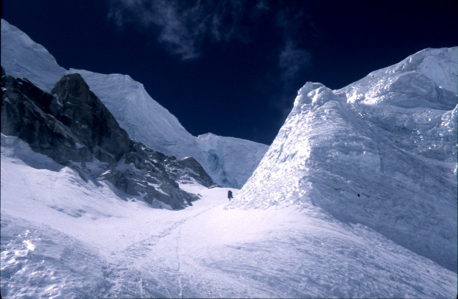 Climbing to camp 2 via the "Ice Building" (about 6100m)