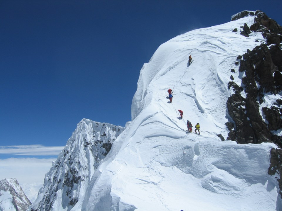 A second false summit has to be climbed ..