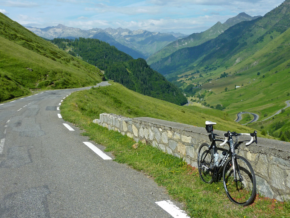 Tourmalet road