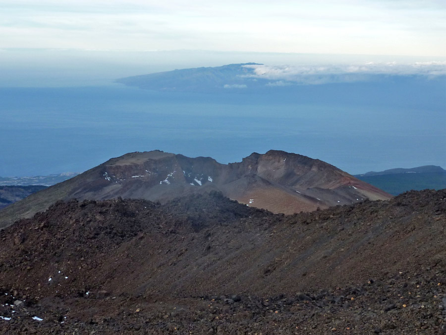 Pico Viejo - the old volcano with the Island of la Gomera in the distance