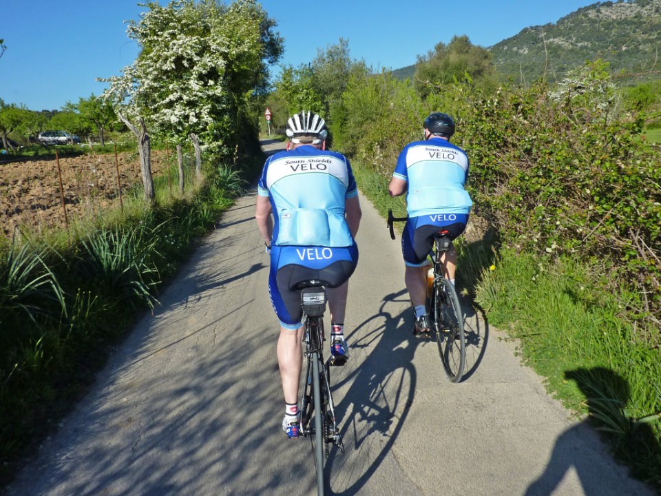 John and Kenny on quiet lanes around Moscari