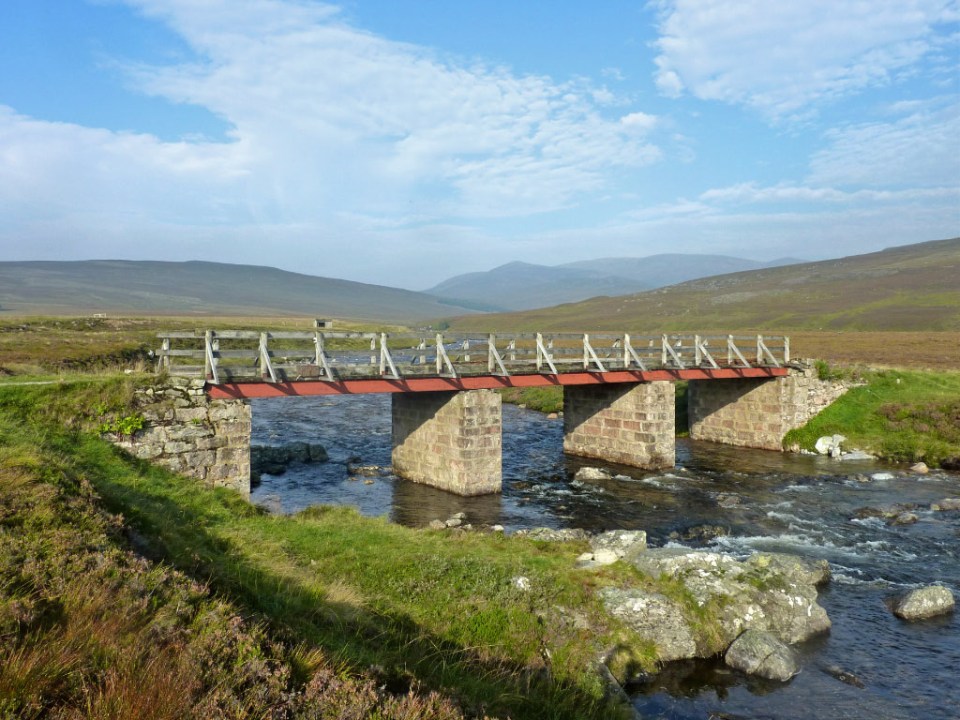 The "White Bridge" over the River Dee
