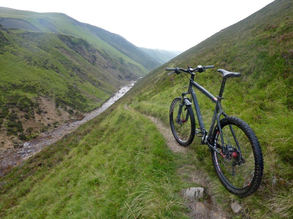 The narrow watershed area leading to Glen Tilt