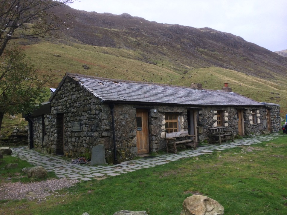 Black Sail Youth Hostel