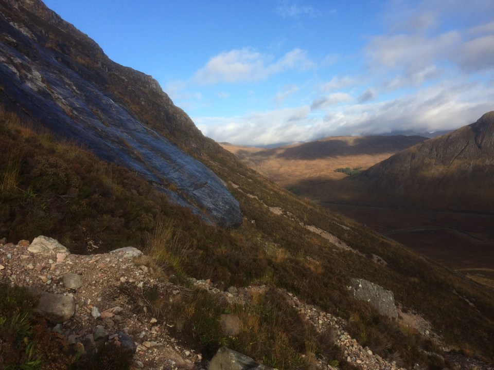 The "Waterslide Slab" - a useful landmark in locating the start of Curved Ridge